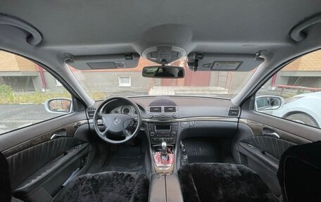 Mercedes-Benz E-Класс, 2004 год, 850 000 рублей, 6 фотография