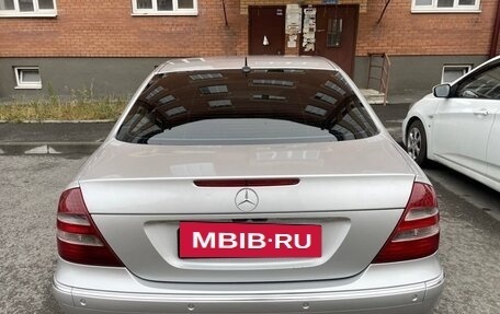 Mercedes-Benz E-Класс, 2004 год, 850 000 рублей, 10 фотография