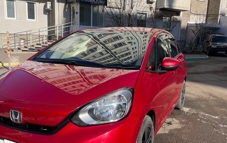 Honda Fit, 2020 год, 1 400 000 рублей, 4 фотография