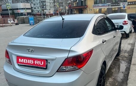 Hyundai Solaris II рестайлинг, 2012 год, 600 000 рублей, 4 фотография