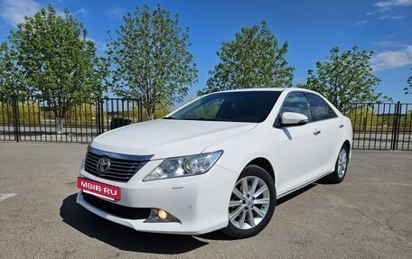 Toyota Camry, 2013 год, 1 835 000 рублей, 2 фотография