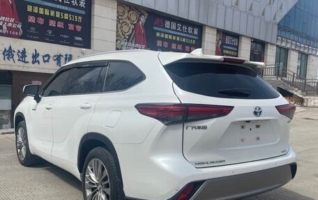 Toyota Highlander, 2022 год, 4 570 000 рублей, 3 фотография