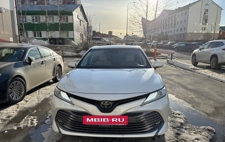 Toyota Camry, 2021 год, 3 000 000 рублей, 2 фотография