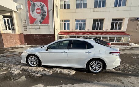Toyota Camry, 2021 год, 3 000 000 рублей, 5 фотография