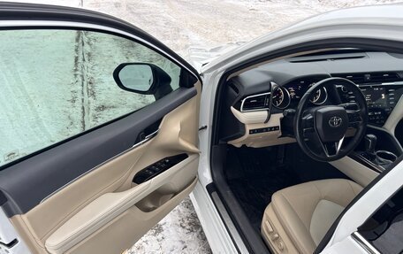 Toyota Camry, 2021 год, 3 000 000 рублей, 6 фотография
