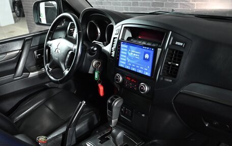 Mitsubishi Pajero IV, 2011 год, 2 045 000 рублей, 14 фотография