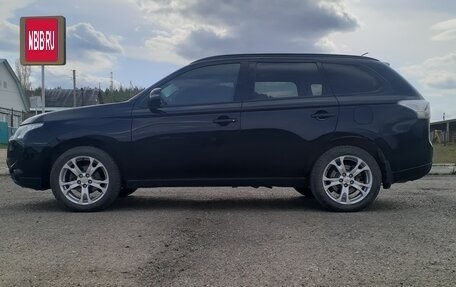 Mitsubishi Outlander III рестайлинг 3, 2013 год, 1 450 000 рублей, 1 фотография