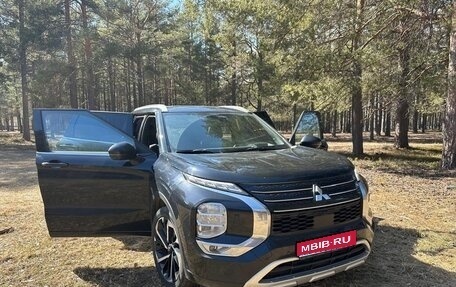 Mitsubishi Outlander, 2023 год, 3 750 000 рублей, 1 фотография