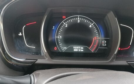Renault Espace V рестайлинг, 2016 год, 1 730 000 рублей, 8 фотография