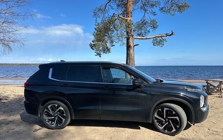 Mitsubishi Outlander, 2023 год, 3 750 000 рублей, 13 фотография