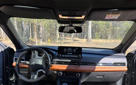Mitsubishi Outlander, 2023 год, 3 750 000 рублей, 8 фотография