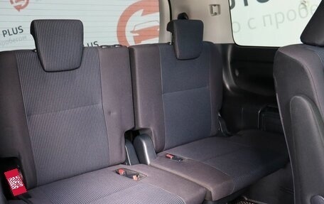 Toyota Voxy III, 2018 год, 2 550 000 рублей, 14 фотография