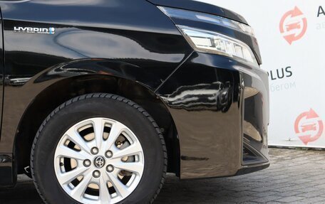Toyota Voxy III, 2018 год, 2 550 000 рублей, 16 фотография