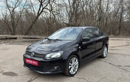 Volkswagen Polo VI (EU Market), 2013 год, 750 000 рублей, 1 фотография