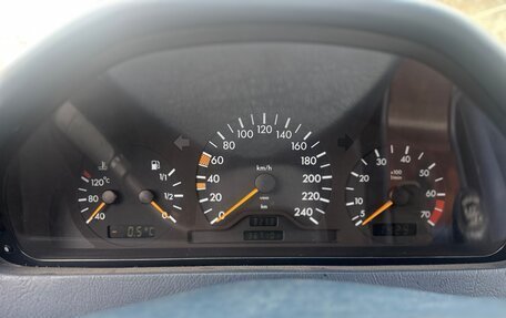 Mercedes-Benz C-Класс, 1996 год, 450 000 рублей, 8 фотография