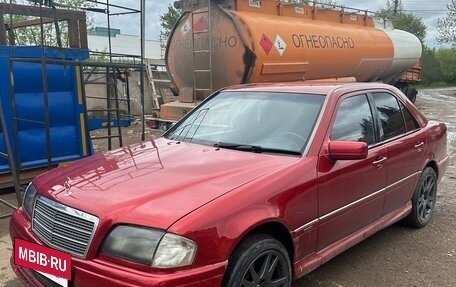 Mercedes-Benz C-Класс, 1996 год, 450 000 рублей, 3 фотография