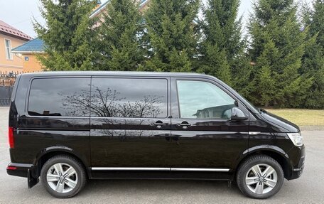 Volkswagen Multivan T6 рестайлинг, 2018 год, 5 500 000 рублей, 2 фотография