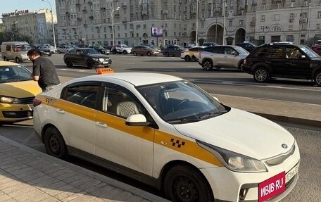 KIA Rio IV, 2017 год, 800 000 рублей, 2 фотография