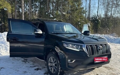 Toyota Land Cruiser Prado 150 рестайлинг 2, 2017 год, 3 800 000 рублей, 2 фотография