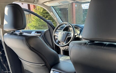 Toyota Land Cruiser Prado 150 рестайлинг 2, 2017 год, 3 800 000 рублей, 9 фотография