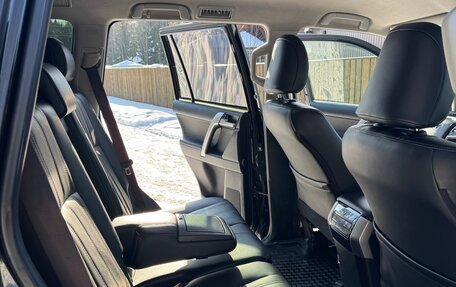 Toyota Land Cruiser Prado 150 рестайлинг 2, 2017 год, 3 800 000 рублей, 10 фотография