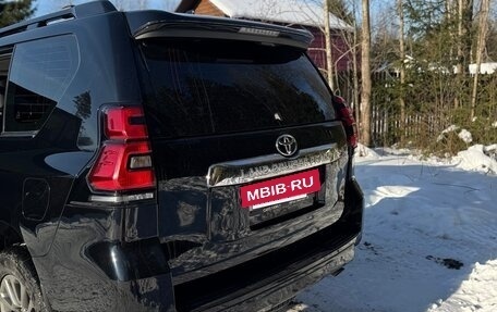 Toyota Land Cruiser Prado 150 рестайлинг 2, 2017 год, 3 800 000 рублей, 6 фотография
