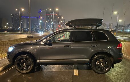 Volkswagen Touareg III, 2011 год, 1 850 000 рублей, 3 фотография