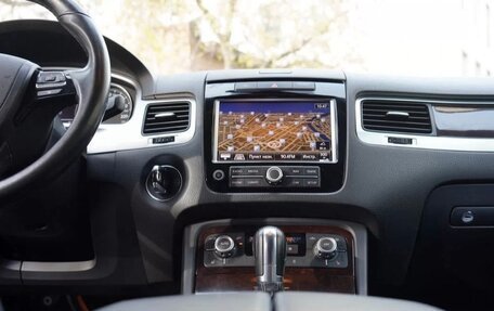 Volkswagen Touareg III, 2011 год, 1 850 000 рублей, 17 фотография