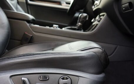 Volkswagen Touareg III, 2011 год, 1 850 000 рублей, 19 фотография