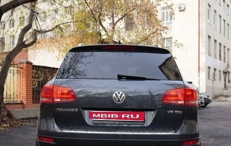 Volkswagen Touareg III, 2011 год, 1 850 000 рублей, 10 фотография