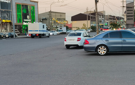 Mercedes-Benz E-Класс, 2004 год, 950 000 рублей, 4 фотография