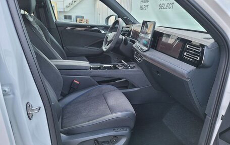 Volkswagen Tiguan, 2024 год, 4 700 000 рублей, 12 фотография