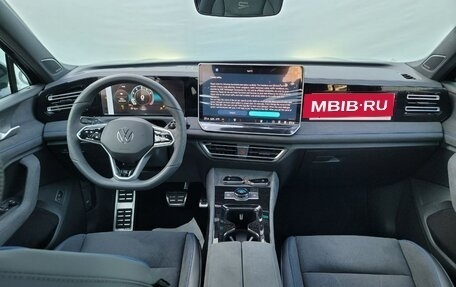 Volkswagen Tiguan, 2024 год, 4 650 000 рублей, 9 фотография