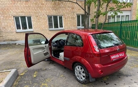 Ford Fiesta, 2006 год, 450 000 рублей, 2 фотография