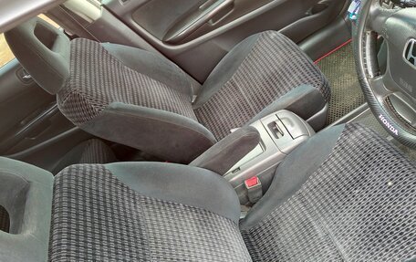 Honda Stream I рестайлинг, 2001 год, 650 000 рублей, 8 фотография