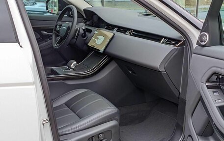 Land Rover Range Rover Evoque II, 2024 год, 6 300 000 рублей, 8 фотография