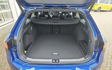 Volkswagen Passat, 2025 год, 7 300 000 рублей, 12 фотография