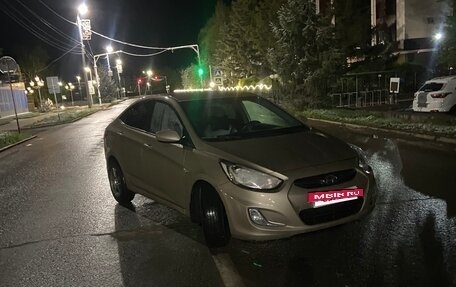 Hyundai Solaris II рестайлинг, 2013 год, 849 999 рублей, 3 фотография
