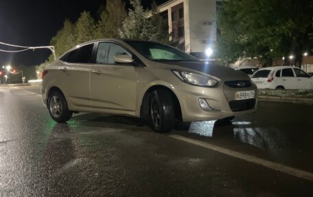 Hyundai Solaris II рестайлинг, 2013 год, 849 999 рублей, 8 фотография