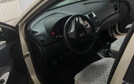 Hyundai Solaris II рестайлинг, 2013 год, 849 999 рублей, 10 фотография