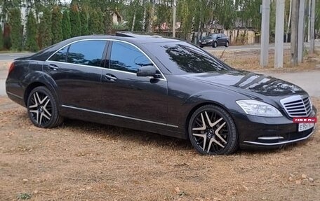 Mercedes-Benz S-Класс, 2010 год, 2 550 000 рублей, 2 фотография
