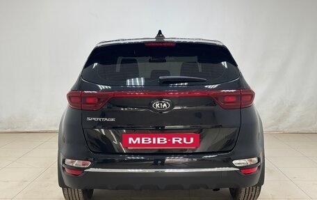 KIA Sportage IV рестайлинг, 2020 год, 2 360 000 рублей, 5 фотография