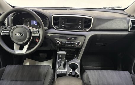 KIA Sportage IV рестайлинг, 2020 год, 2 360 000 рублей, 10 фотография