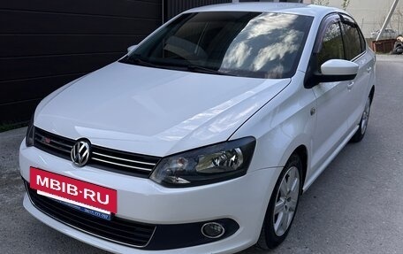 Volkswagen Polo VI (EU Market), 2013 год, 839 000 рублей, 2 фотография
