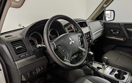 Mitsubishi Pajero IV, 2021 год, 4 050 000 рублей, 5 фотография