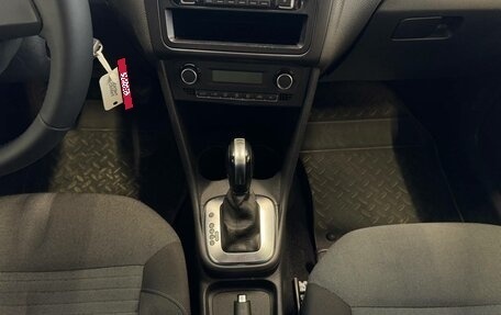 Volkswagen Polo VI (EU Market), 2011 год, 820 000 рублей, 13 фотография