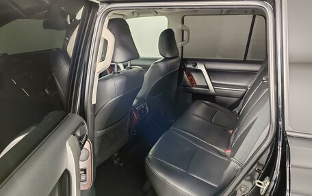 Toyota Land Cruiser Prado 150 рестайлинг 2, 2016 год, 3 949 000 рублей, 12 фотография