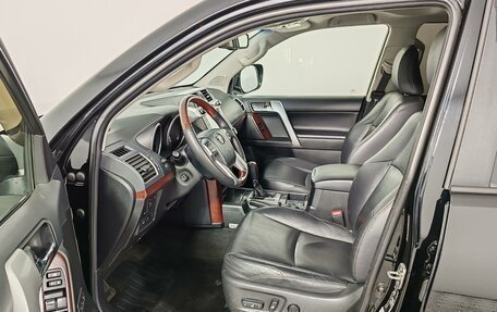 Toyota Land Cruiser Prado 150 рестайлинг 2, 2016 год, 3 949 000 рублей, 16 фотография