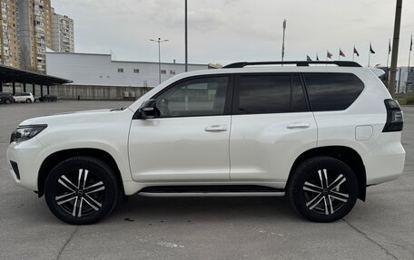 Toyota Land Cruiser Prado 150 рестайлинг 2, 2023 год, 8 600 000 рублей, 9 фотография
