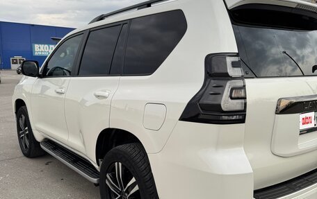 Toyota Land Cruiser Prado 150 рестайлинг 2, 2023 год, 8 600 000 рублей, 4 фотография